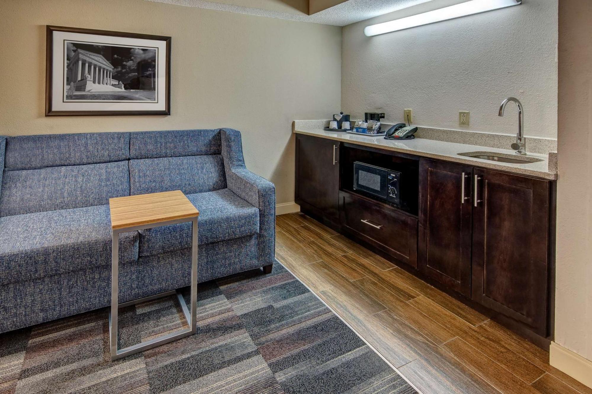 Hampton Inn Dumfries/Quantico Екстериор снимка