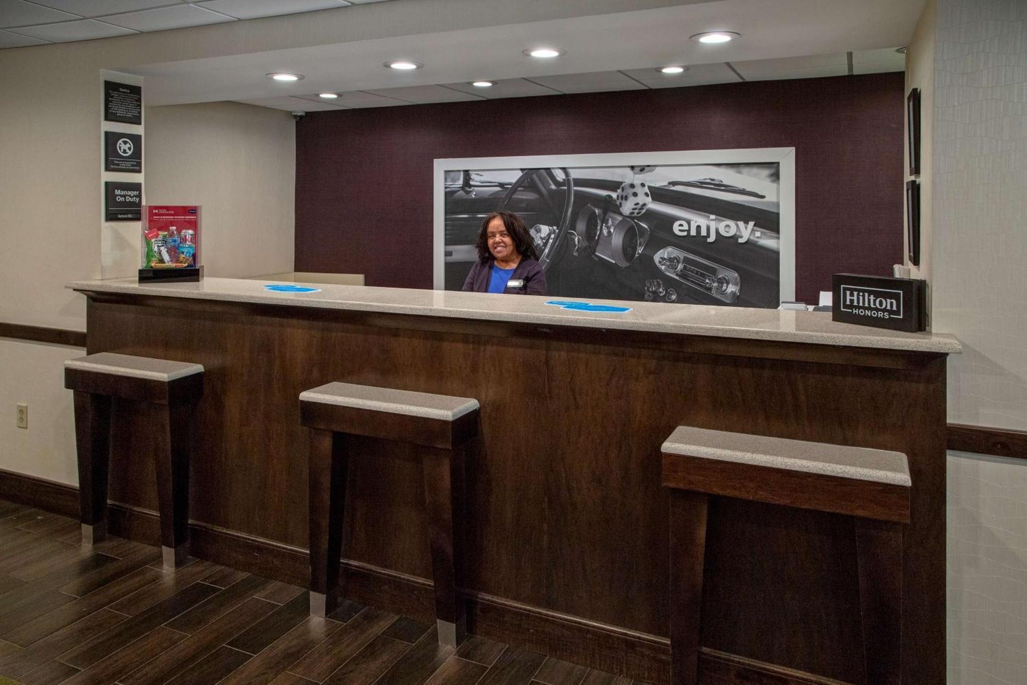Hampton Inn Dumfries/Quantico Екстериор снимка