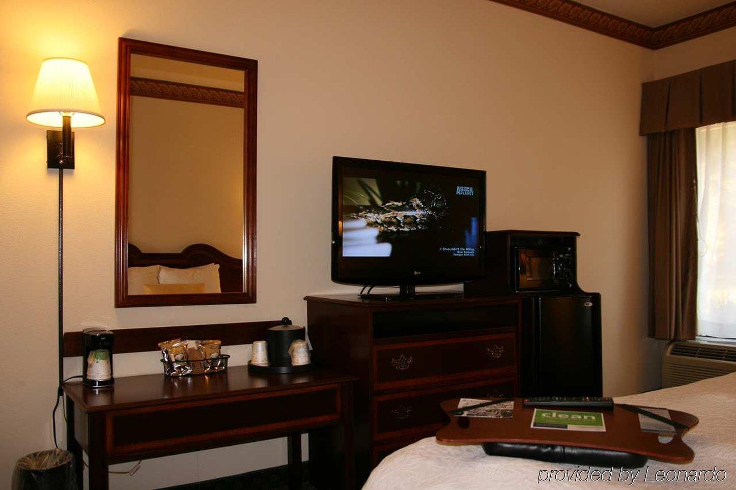Hampton Inn Dumfries/Quantico Стая снимка