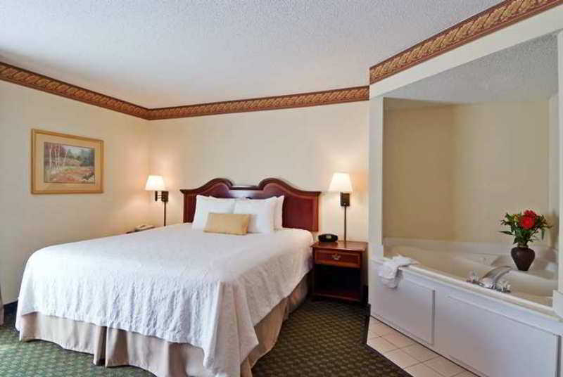 Hampton Inn Dumfries/Quantico Екстериор снимка